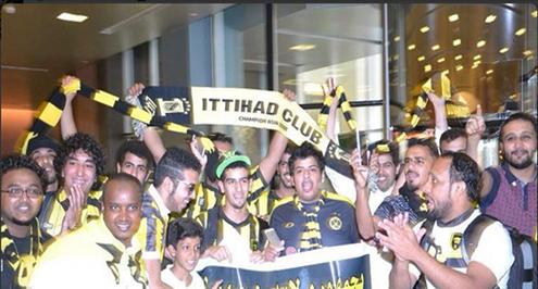 فيديو : جماهير الاتحاد تحفز اللاعبين في فندق العين